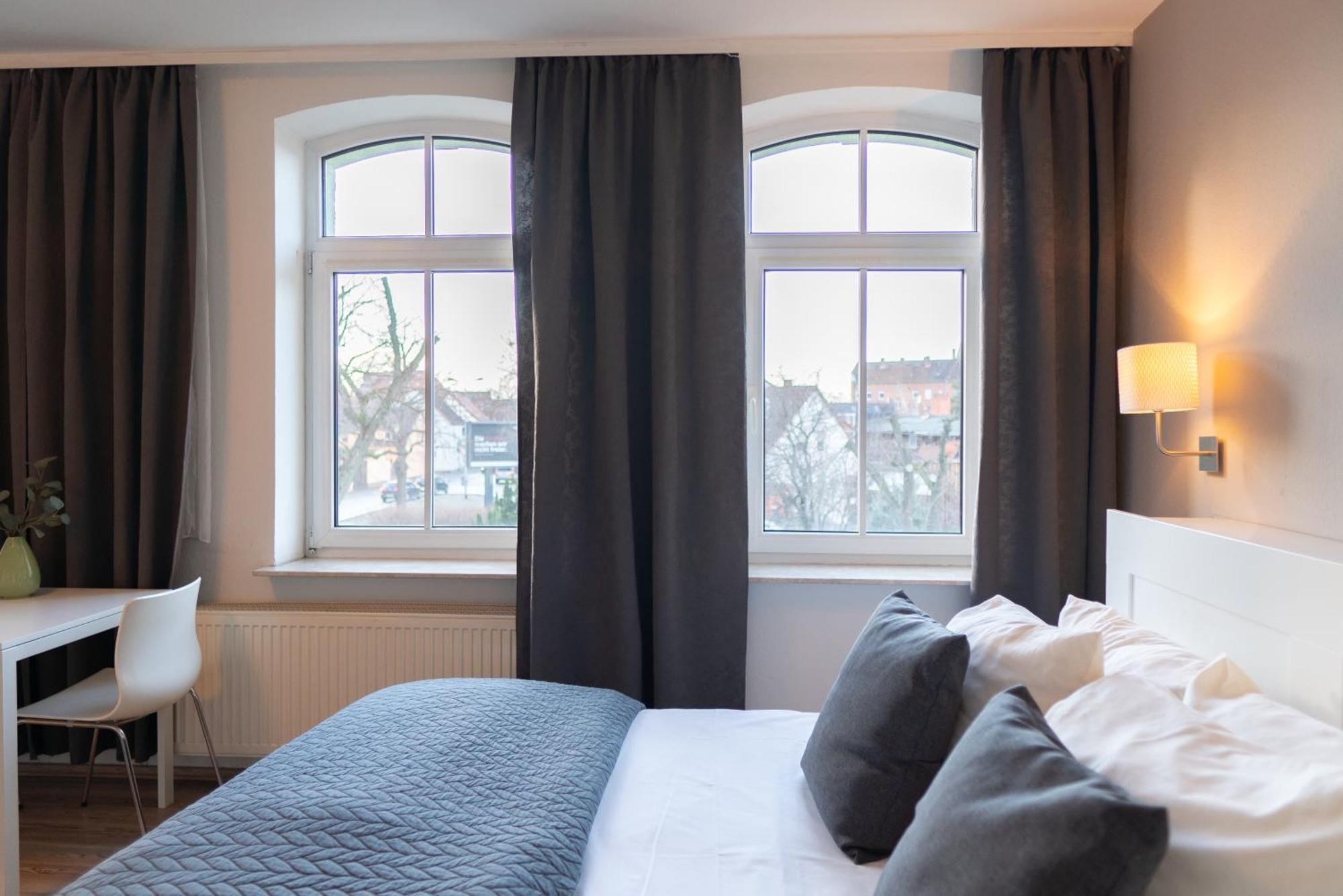 Apartment Hotel Lindeneck Erfurt Buitenkant foto